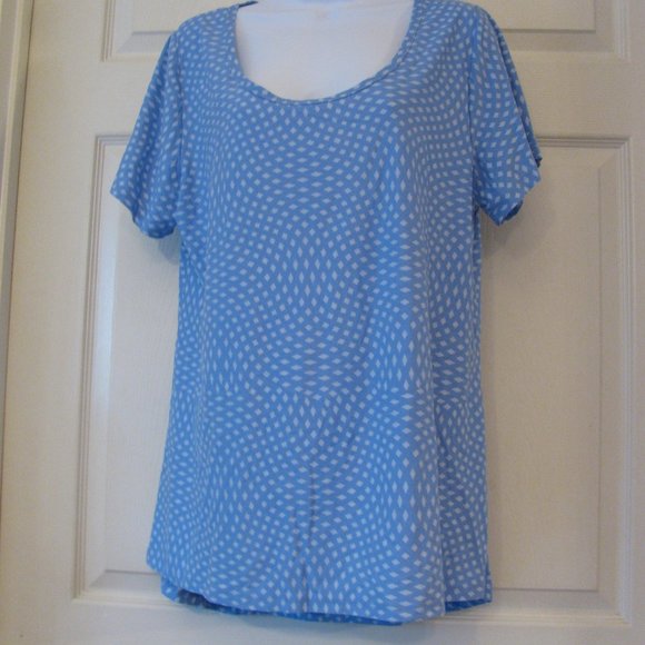 LuLaRoe Tops - * 2/$15 LuLaRoe Classic T XL New NWOT $35 Blue Diamond Pattern Stretch
